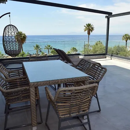 מלון דירות Artan 4*